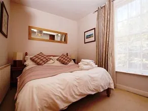Lighthouse Holiday Cottage - Image 2