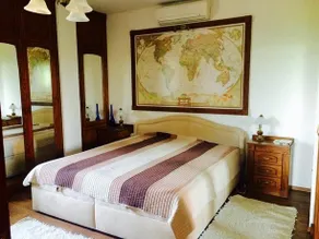 Eden Holiday Home - Image 4
