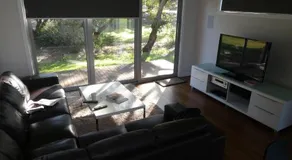Tranquil Getaway Wifi Netflix Pet friendly - Image 3