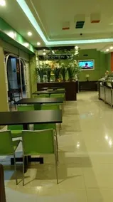 Hash Inn Marina - Image 2
