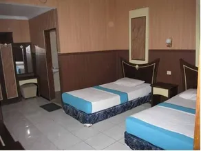 Crown Hotel - Image 4