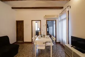 Vanilla House - Image 4