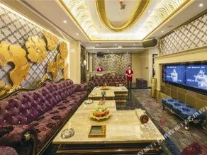 Huijin Holiday Inn - Image 3