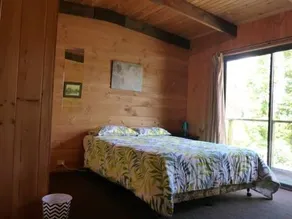 Holiday Home & "The Retreat" - Image 2