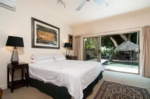 Castaway on Oak Beach - Image 4