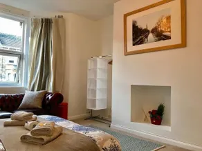 Bath Homestay - Image 3