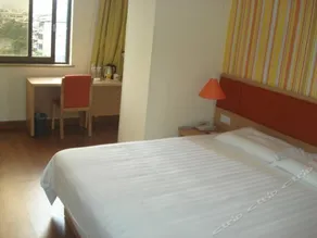 Home Inn (Guilin Lijiang Central Square) - Image 5