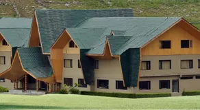 Hotel Tranquil Retreat - Image 2