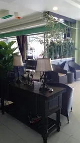 Hash Inn Marina - Image 3