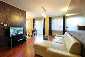 Living Room - Image 3