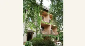 Garden Hotel Budapest - Image 2