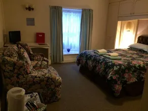 The Crown Hotel - Image 5