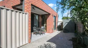 Driftwood Apartment Rye - Image 2
