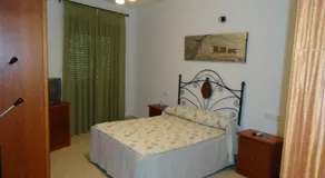 Hostal Los Claveles - Image 5