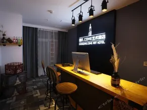 COME Art Hotel - Image 5