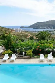 Kymothoi Rooms & Pool Bar - Image 4