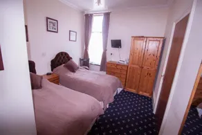 Raynscourt Lodge B&B - Image 4