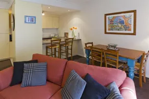 StayCentral Melbourne Serviced Apartments St Kilda - Image 3