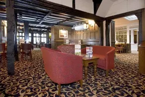The Royal Hop Pole - Image 4