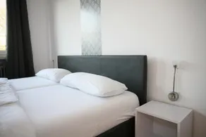 Sleep At No 15 - Image 3