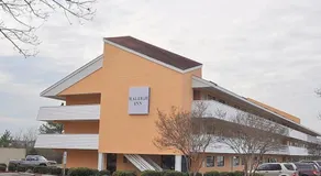 Raleigh Inn - Image 4