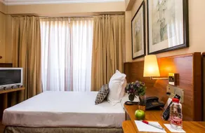 Leonardo Hotel Granada - Image 3
