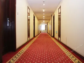 Sunshine Hotel - Image 3