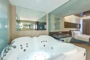 Lords Resort - Image 4