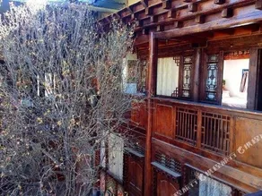 Above The Moon Inn - Image 3