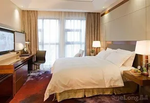 Bavaria City Hotel Beihai - Image 5