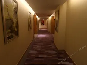 Blossoming Quality Hotel - Image 3