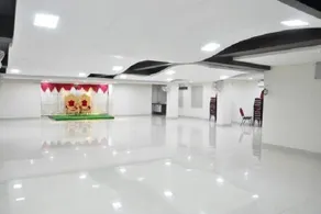 Siri Varshini Inn - Image 3