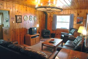 RedAwning Cabin 40 McCray's Retreat - Image 2
