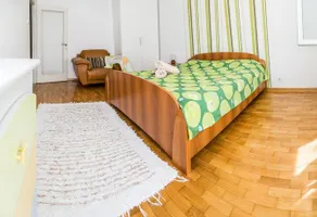 Apartment 33 - Image 2