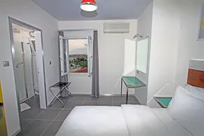 Bantur-Naz Hotel - Image 3