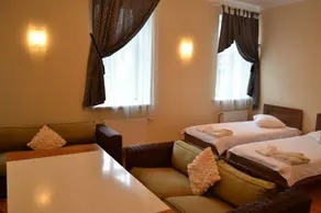 Biplan Guest House Aleksandria - Image 5