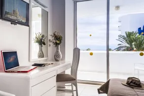 Epsilon Hotel Apartments - Image 4