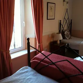 Caheroyn House - Image 2