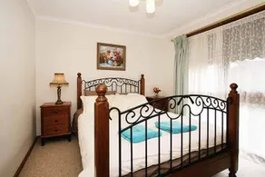 Rent Melbourne - Image 5