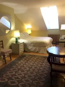 Gold Door Inn - Image 3