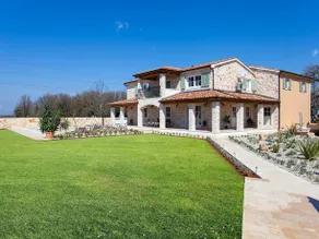 Picturesque Villa in Verteneglio With Pool - Image 1