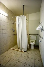 Budget Inn - Image 4