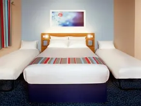 Travelodge Bolton Central River Street Hotel - Image 4