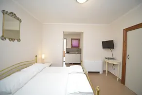 Accommodation Tianis Deluxe Rooms - Image 4