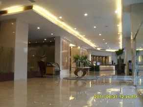 Hotel Howard Johnson Grand - Image 4