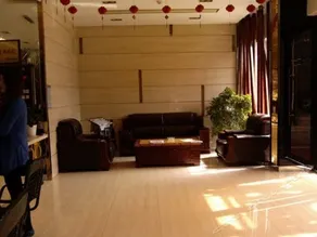 Yiju Holiday Hotel - Image 3