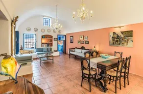 Astraea House - Image 5