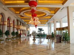 Shenhua Harbour International Hotel - Image 3