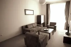 Parliament House Apartment - Image 3