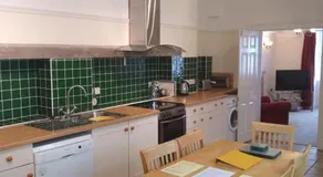 Castle Square Apartments Beaumaris - Image 5